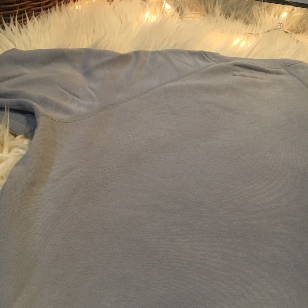 Uniqlo Disney Mickey Mouse Stands Crewneck Pullover Sweatshirt in Subdue Blue XS - Picture 8 of 8